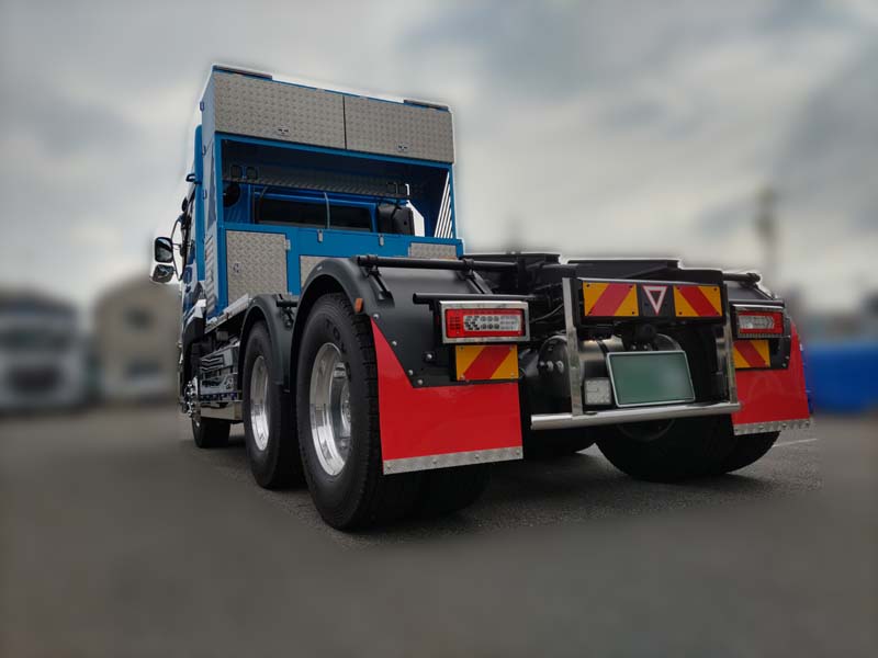 UDトラックス ツーデフトラクタ架装0053